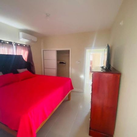 Ocean Pointe Holidays-Lucea, Hanover Apartment Негрил Екстериор снимка