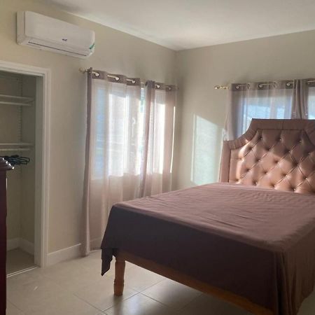 Ocean Pointe Holidays-Lucea, Hanover Apartment Негрил Екстериор снимка