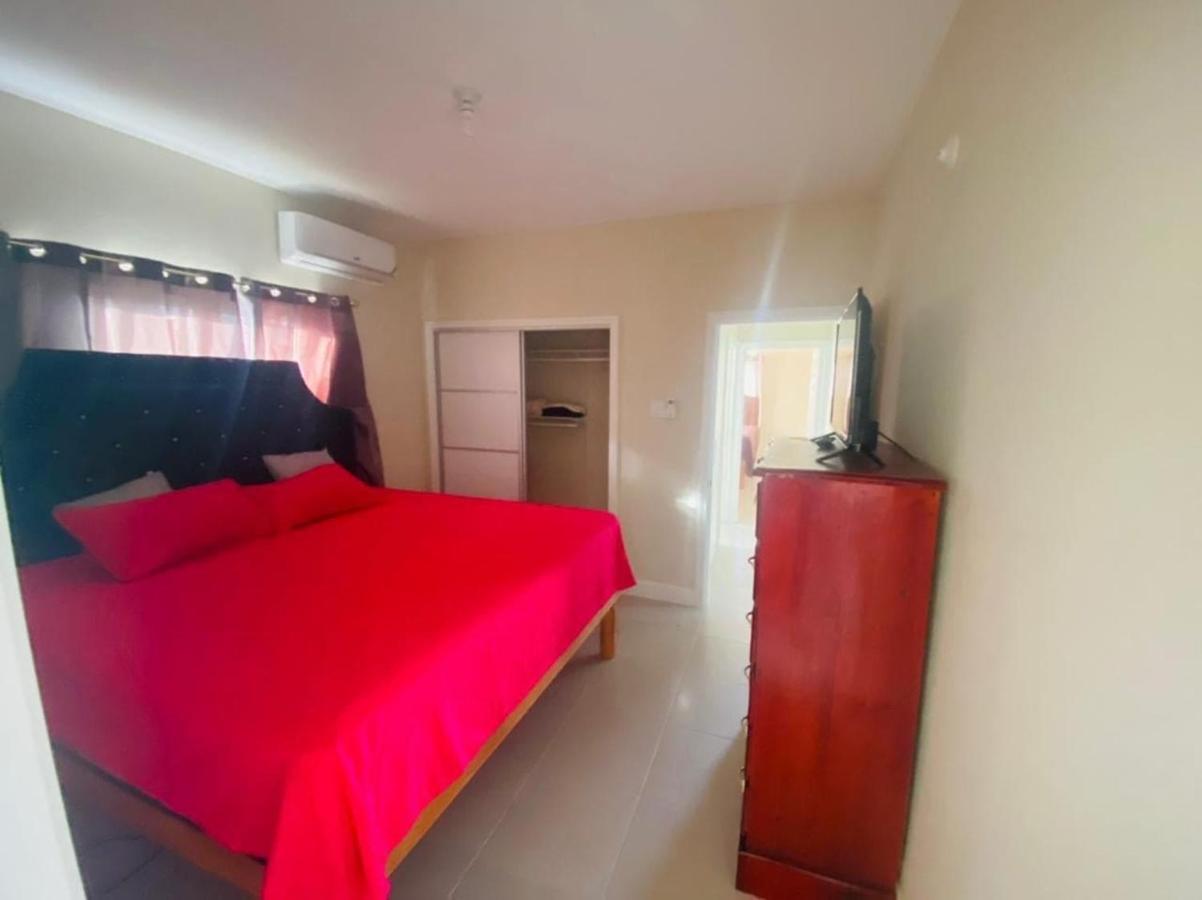 Ocean Pointe Holidays-Lucea, Hanover Apartment Негрил Екстериор снимка