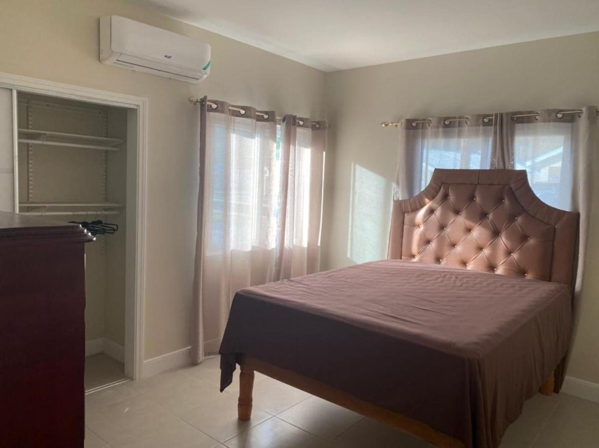 Ocean Pointe Holidays-Lucea, Hanover Apartment Негрил Екстериор снимка